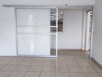 RENTO BODEGA EXCELENTE UBICACION 1000 M2 BLVD LA LUZ SAN PEDRO DE LOS HERNANDEZ