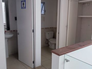 RENTO BODEGA EXCELENTE UBICACION 1000 M2 BLVD LA LUZ SAN PEDRO DE LOS HERNANDEZ