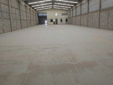 RENTO BODEGA EXCELENTE UBICACION 1000 M2 BLVD LA LUZ SAN PEDRO DE LOS HERNANDEZ