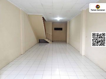 Dijual atau Disewakan! Ruko Hook Interkota Cengkareng Jakarta Barat - Lokasi strategis, 3.5 Lantai
