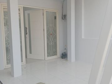 DIJUAL MURAH  RUMAH BARU SIAP HUNI Greenlake Wonorejo Kecamatan Rungkut, Surabaya Timur Dekat Kampus UPN. Tol Tambak Sumur, Bandara Juanda
