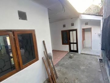 Rumah Strategis Pinggir Jalan Aspal Belakang Samsat Sewon Harga Rp1,3 Miliar