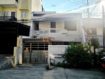 Disewakan Rumah Taman Harapan Indah Jelambar 2,5 Lantai Full Bangunan 4+2 KT | LT 165m² | LB 198m² | Parkir 2 Mobil