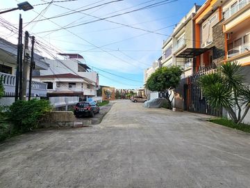 Disewakan Rumah Taman Harapan Indah Jelambar 2,5 Lantai Full Bangunan 4+2 KT | LT 165m² | LB 198m² | Parkir 2 Mobil