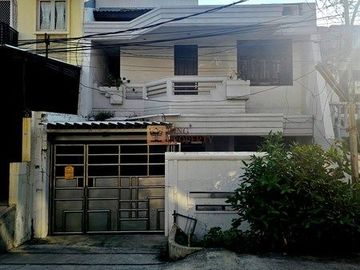 Disewakan Rumah Taman Harapan Indah Jelambar 2,5 Lantai Full Bangunan 4+2 KT | LT 165m² | LB 198m² | Parkir 2 Mobil