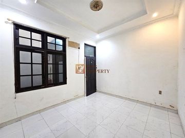 Disewakan Rumah Taman Harapan Indah Jelambar 2,5 Lantai Full Bangunan 4+2 KT | LT 165m² | LB 198m² | Parkir 2 Mobil