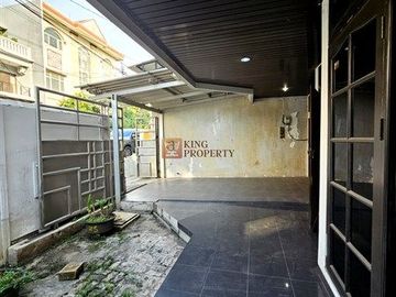 Disewakan Rumah Taman Harapan Indah Jelambar 2,5 Lantai Full Bangunan 4+2 KT | LT 165m² | LB 198m² | Parkir 2 Mobil