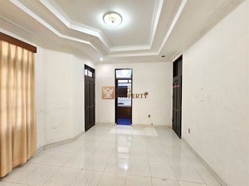 Disewakan Rumah Taman Harapan Indah Jelambar 2,5 Lantai Full Bangunan 4+2 KT | LT 165m² | LB 198m² | Parkir 2 Mobil