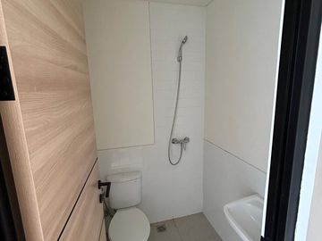 Di Jual Dan Disewakan Rumah Cendana Crest di Park Serpong, Lokasi Strategis dan Lingkungan Asri