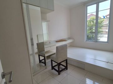 DISEWAKAN RUMAH AMARILLO VILLAGE POSISI HOOK BAGUS DAN RAPIH DI GADING SERPONG