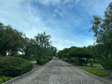 VENTA DE DEPARTAMENTO CON GYM ALBERCA Y VISTA AL CAMPO DE GOLF EN BALVANERA QUERÉTARO