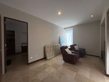 VENTA DE DEPARTAMENTO CON GYM ALBERCA Y VISTA AL CAMPO DE GOLF EN BALVANERA QUERÉTARO