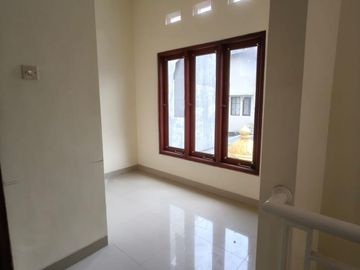 Rumah Strategis di Blok O Banguntapan Harga Rp2 Miliar, Fasilitas Kolam Renang