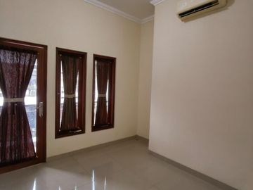 Rumah Strategis di Blok O Banguntapan Harga Rp2 Miliar, Fasilitas Kolam Renang