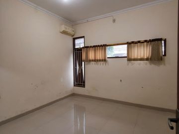 Rumah Strategis di Blok O Banguntapan Harga Rp2 Miliar, Fasilitas Kolam Renang