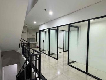 disewakan Ruangan kantor di ruko apartemen gading mediterania kelapa gading