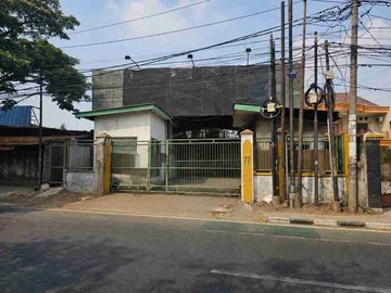 Disewakan Ruko/ Gudang Lahan yang luas di pinggir jalan Besar
