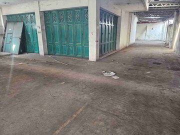 Disewakan Ruko/ Gudang Lahan yang luas di pinggir jalan Besar