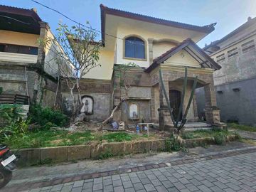 Jual Rumah Hitung Harga Tanah Saja Luas 2.3are/230meter Lokasi Jl Semer Kerobokan dekat Umalas/ Petitenget area Investasi strategis. wd