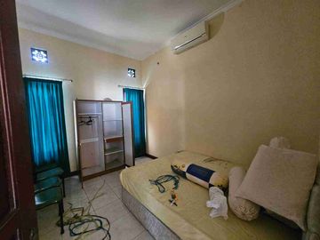 Jual Rumah Hitung Harga Tanah Saja Luas 2.3are/230meter Lokasi Jl Semer Kerobokan dekat Umalas/ Petitenget area Investasi strategis. wd