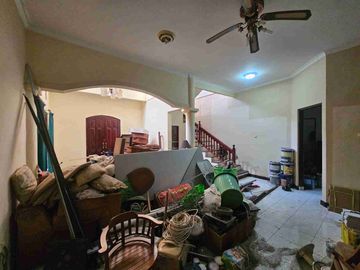 Jual Rumah Hitung Harga Tanah Saja Luas 2.3are/230meter Lokasi Jl Semer Kerobokan dekat Umalas/ Petitenget area Investasi strategis. wd