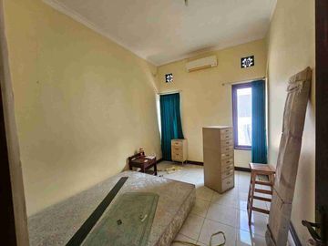 Jual Rumah Hitung Harga Tanah Saja Luas 2.3are/230meter Lokasi Jl Semer Kerobokan dekat Umalas/ Petitenget area Investasi strategis. wd