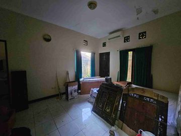 Jual Rumah Hitung Harga Tanah Saja Luas 2.3are/230meter Lokasi Jl Semer Kerobokan dekat Umalas/ Petitenget area Investasi strategis. wd