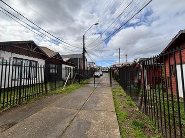 Casa en Venta con Departamento Interior, Ubicada en Pasaje Cerrado, Villa Andes, Temuco