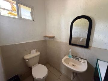 NUEVO LISTADO EN EL MERCADO!! 🔥🔥 Se vende propiedad de inversión sobre Carretera Federal 200, en la Peñita de Jaltemba. 🏢