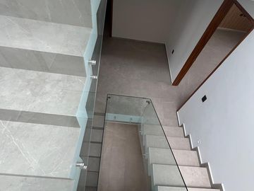 CASA EN VENTA DENTRO DE COTO EN SOARÉ, ZAPOPAN.
