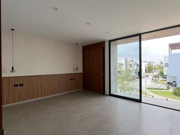 CASA EN VENTA DENTRO DE COTO EN SOARÉ, ZAPOPAN.