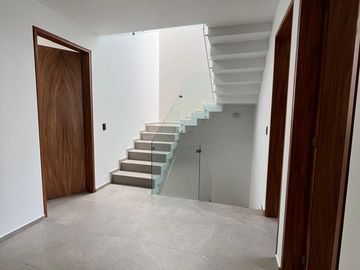 CASA EN VENTA DENTRO DE COTO EN SOARÉ, ZAPOPAN.