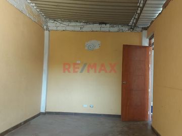 Casa En Venta En Villa María Del Triunfo – Amplio Terreno De 217.45 M²