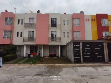 Casa en venta en Los Héroes Chalco | Oportunidad de inversión y patrimonio- 4 recamaras y 2.5 baños