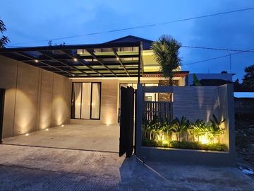Rumah Mewah Cantik Fully Furnished di Purwomartani Kalasan Sleman
