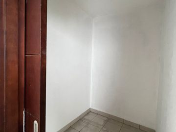 Sewa Rumah Green Lake City, 3 BR, Cluster Asia, Uk 6x16