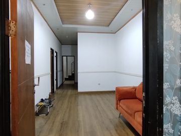 Dikontrakan Rumah Keluarga 2 Lantai Dalam Cluster One Gate Way Jakarta Timur - Bekasi Kota