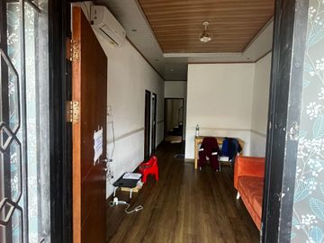 Dikontrakan Rumah Keluarga 2 Lantai Dalam Cluster One Gate Way Jakarta Timur - Bekasi Kota