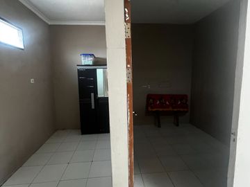 Dikontrakan Rumah Keluarga 2 Lantai Dalam Cluster One Gate Way Jakarta Timur - Bekasi Kota