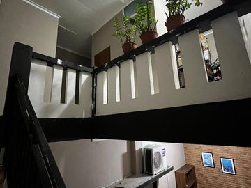 Dikontrakan Rumah Keluarga 2 Lantai Dalam Cluster One Gate Way Jakarta Timur - Bekasi Kota