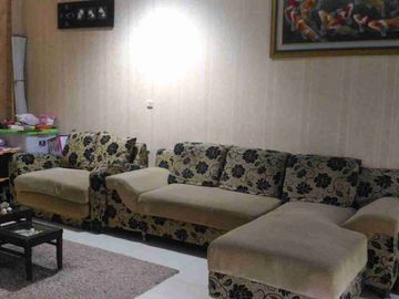 Rumah depan taman di Citra Garden 2 ext Jakarta Barat