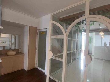 DISEWAKAN RUKO CANTIK 3,5 LANTAI