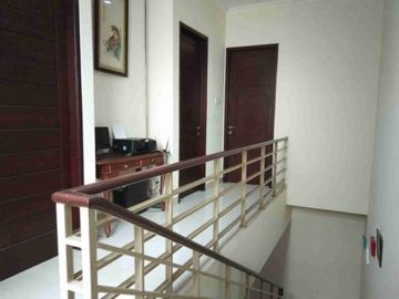 Dijual Rumah 2 lt 6 x 20 m2 di Citra 1 ada 3 kt 3 km Shm hadap selatan ada furniture, Ayo survei & nego yuk!!
