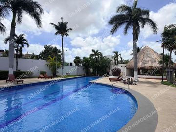 Casa en Venta en privada Quinta Madeira  frente a la Gran Plaza