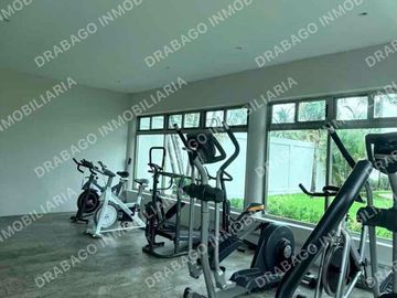 Casa en Venta en privada Quinta Madeira  frente a la Gran Plaza