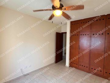Casa en Venta en privada Quinta Madeira  frente a la Gran Plaza