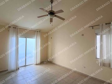 Casa en Venta en privada Quinta Madeira  frente a la Gran Plaza
