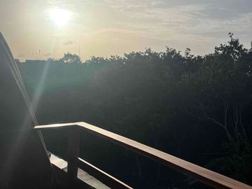 Departamento en venta totalmente amueblado y equipado a 7 min de la Playa con alberca