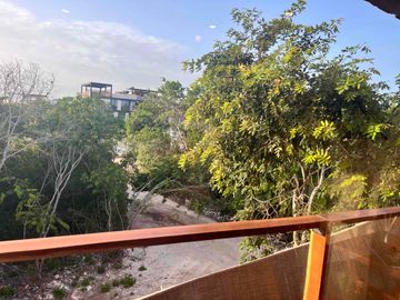 Departamento en venta totalmente amueblado y equipado a 7 min de la Playa con alberca