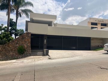 CASA EN RENTA EN LOMAS DEL CAMPESTRE EN LEON, GUANAJUATO